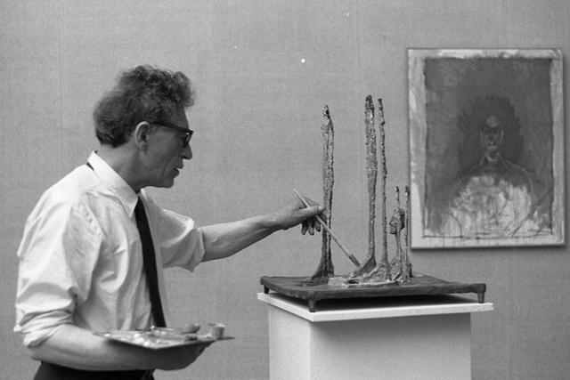 Giacometti dans son atelier
